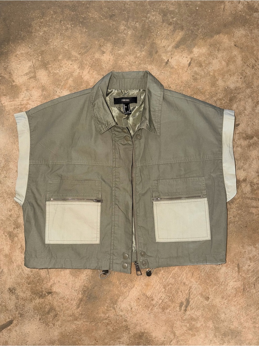 Forever 21 Oversized Utility Vest Olive Green Zip Pocket Crop Jacket Size S - Picture 1 of 8
